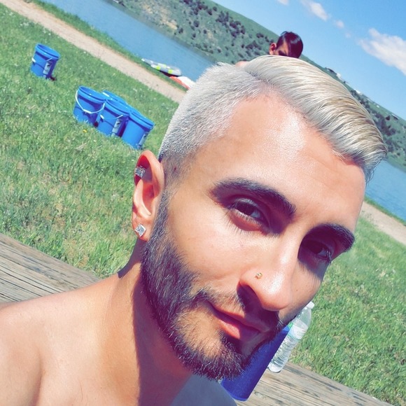 Poshmark profile picture for @imposter